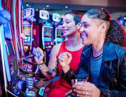 Interface permainan Ikan Jackpot di platform mahabet77 dengan tombol kontrol dan tampilan saldo akun